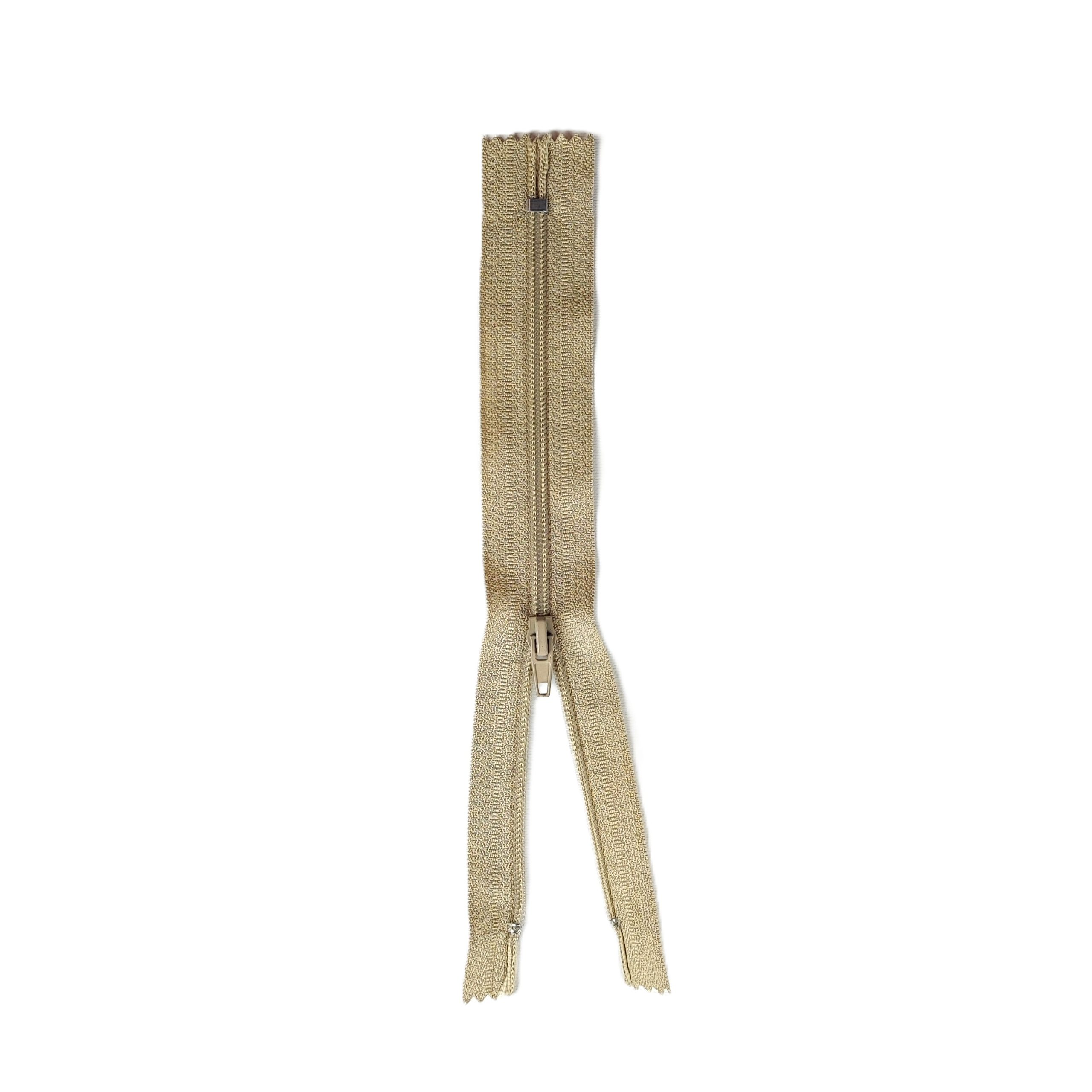 زیپ معمولی 20cm بژ(دنده 4)